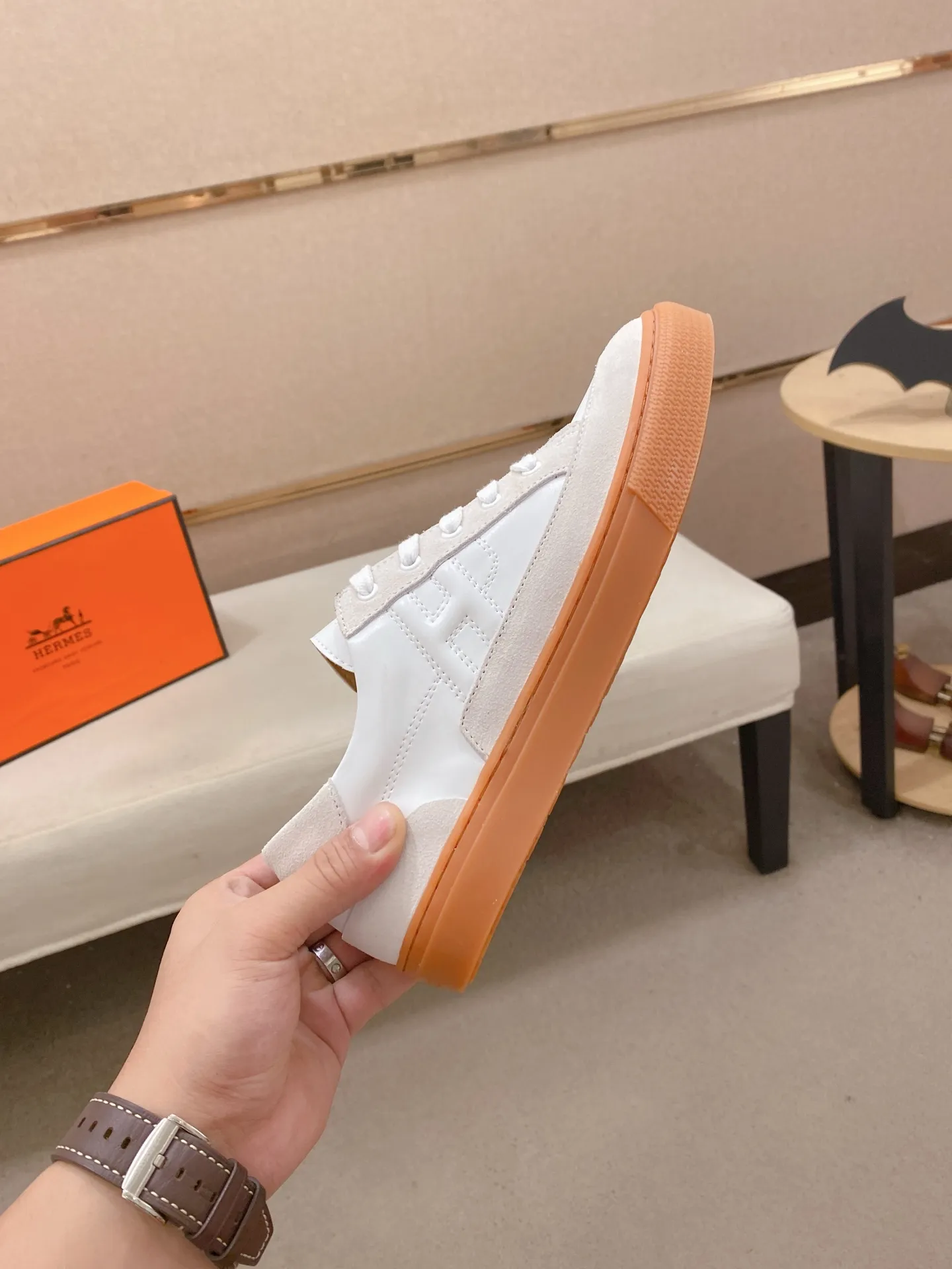 Men's clothing and shoes💰: 400💰Couple model💏"HERMES"【Classic original single version】Hermès; top 🔝purchasing agent🔍🔍latest 🇺🇸 counter sale simultaneously, original version imported from Italy ▲▲ox Leather ▲▲Exquisite workmanship (Italian 🇮🇹Imported water-dyed 🐂cowhide lining) sole: Original sole provided by the original factory, ⚠️exclusive double-layer activity·TPR·rubber·combined molded outsole; Male and female code numbers: 36-44 (can be customized to 45/46, non-refundable)